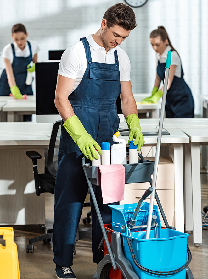 addetto alla pulizia dellufficio